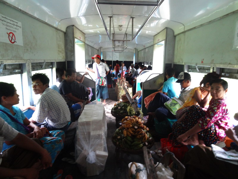 die Abenteuer des Alltags: Zugfahren in Yangon