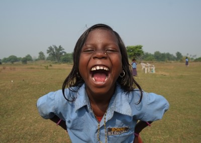 Ein-sonniges-Lachen-einer-unserer-SchülerInnen-400×284