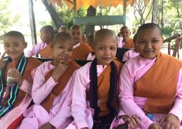 Ausflug Nonnen Yangon