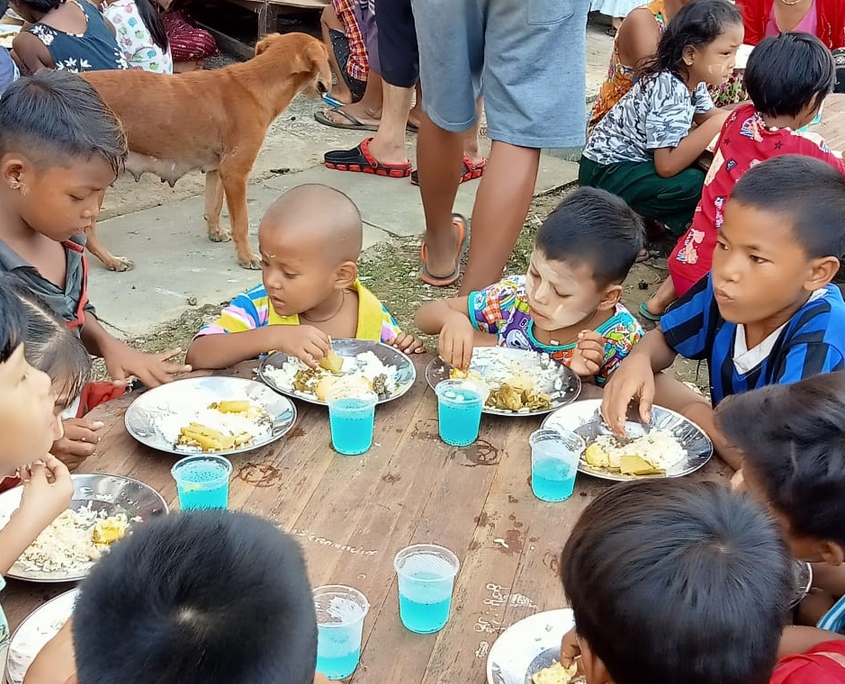 SONNE-International in Myanmar, Lebensmittelverteilung im DayCareCenter