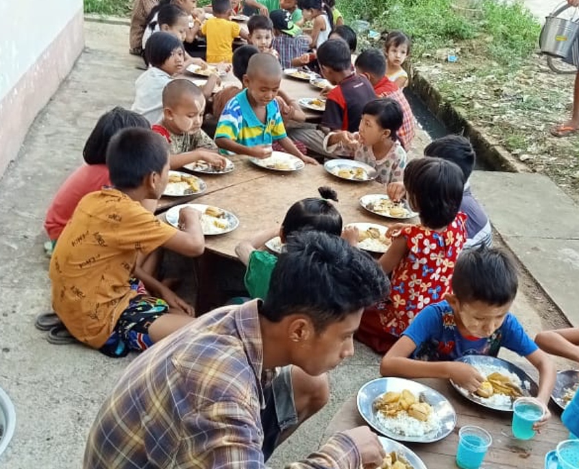 SONNE-International in Myanmar, Lebensmittelverteilung im DayCareCenter