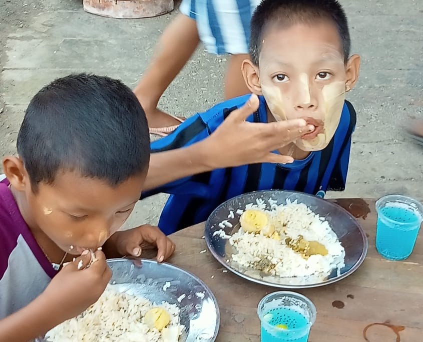 SONNE-International in Myanmar, Lebensmittelverteilung im DayCareCenter