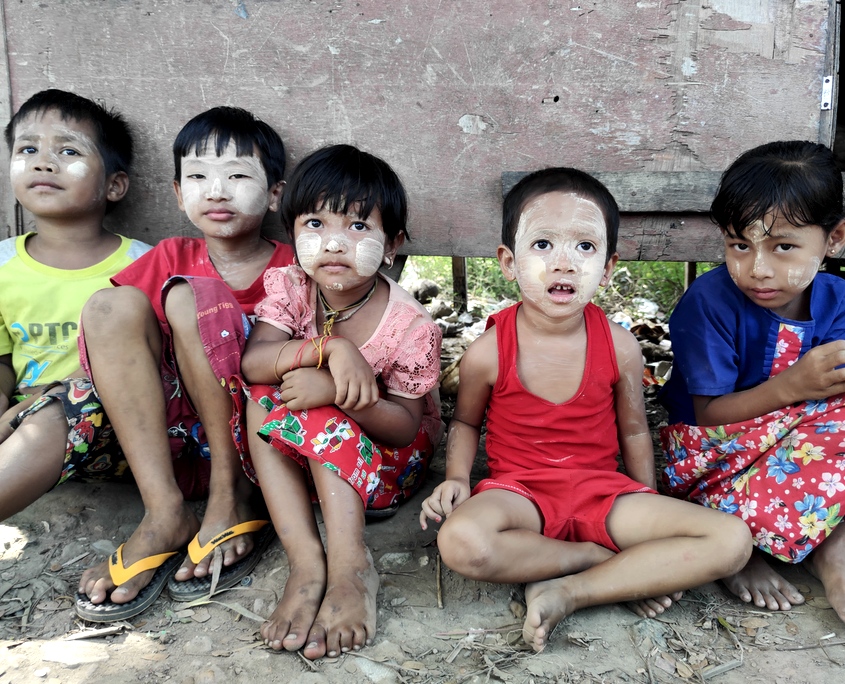 Straßenkinder in Myanmar