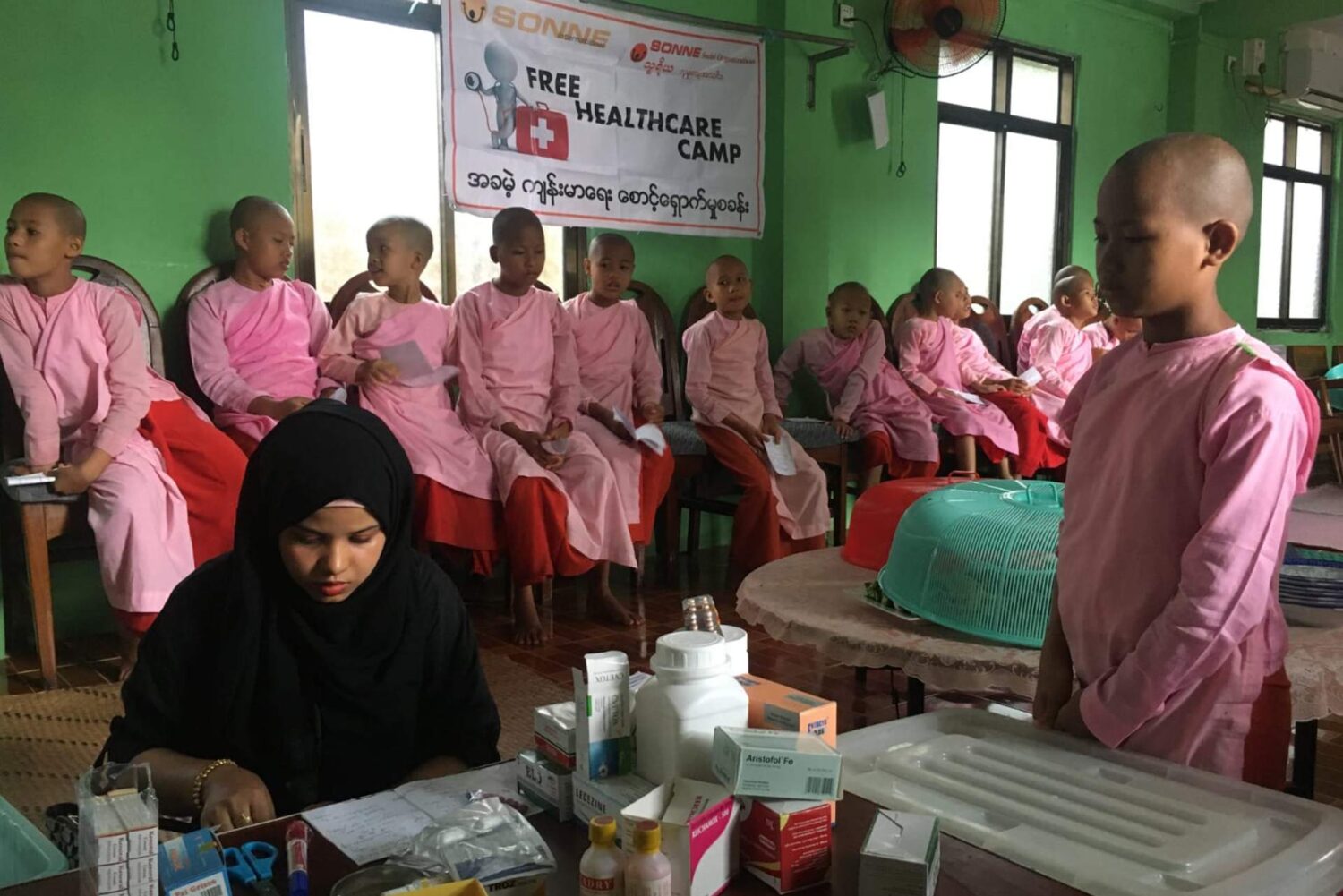 Krankenschwester im Nonnenkloster, Mobile Gesundheitsversorgung in Myanmar