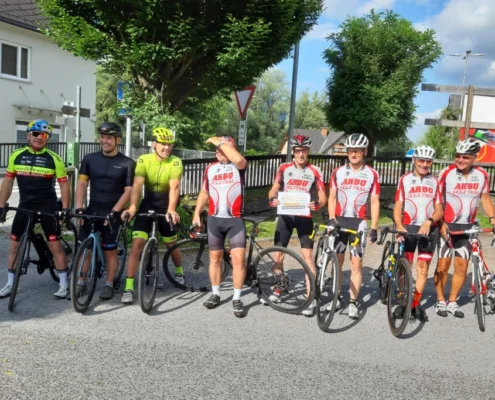 Bines Radl-Challenge: Ein starkes Team für bedrohte Mädchen.