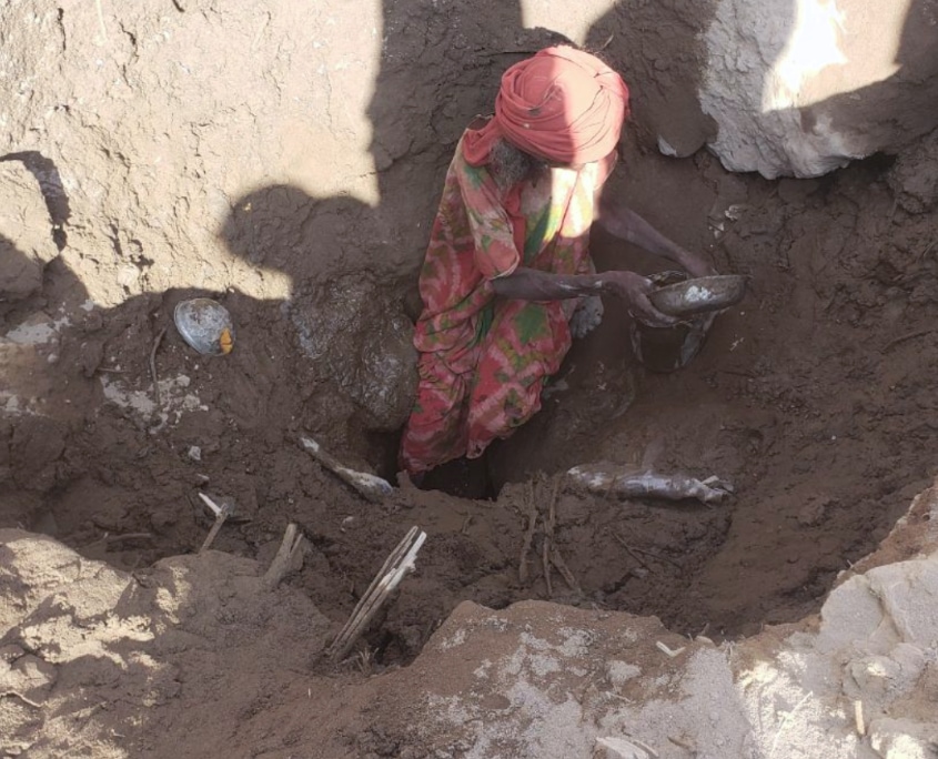 Durch Dürre ausgetrocknetes Wasserloch in der Afar Region