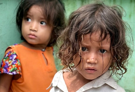 Von der Hitze gezeichnet, Kinder in Myanmar
