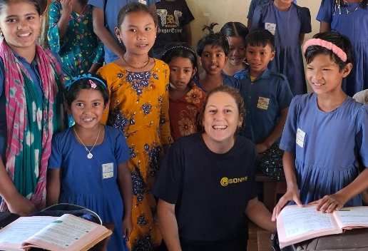 Beitragsbild 516×352 Sabine mit Kindern