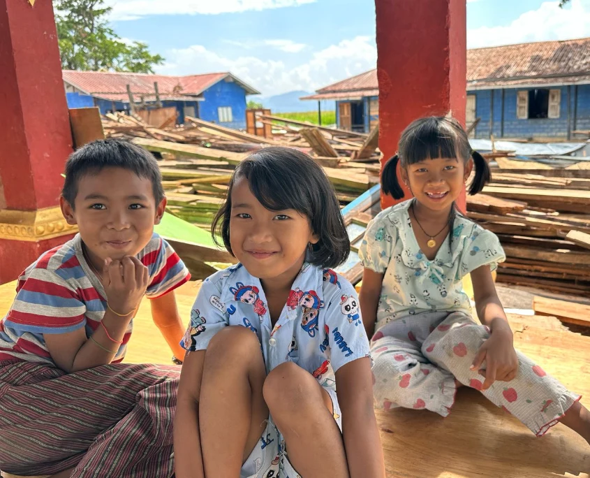 KInder am Inle See