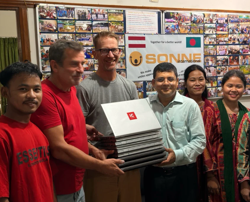 Bangladesch_Laptops_c_SONNE-Internstional 2025