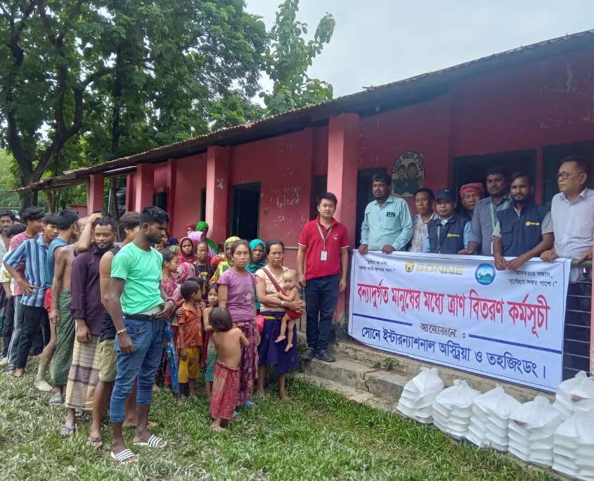 Bangladesch_Fluthilfe_Essensverteilung 01_c_SONNE-International 2026